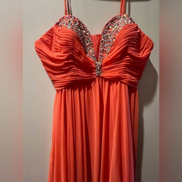 Dancing Queen Coral Formal Dress - Picture 3 of 6